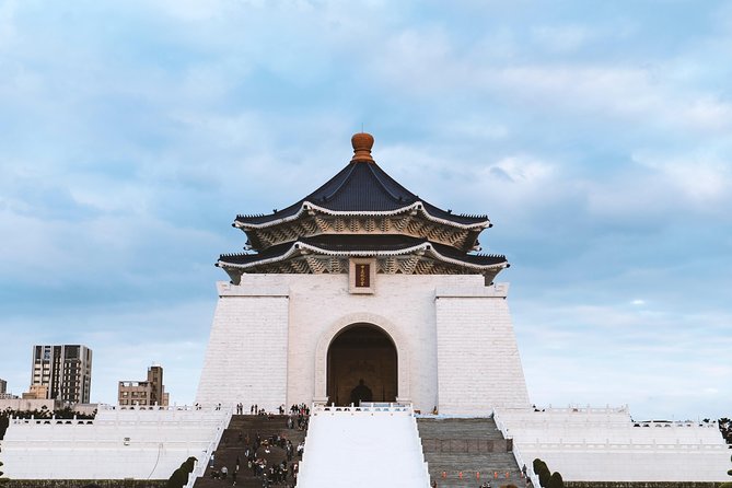 Private Car: 8 Hour Highly Customized Taipei City Exploration! - Exploring Cultural Landmarks