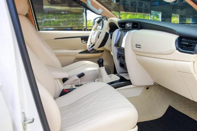 PRIVATE CAR AIRPORT - Vehicle Specifications