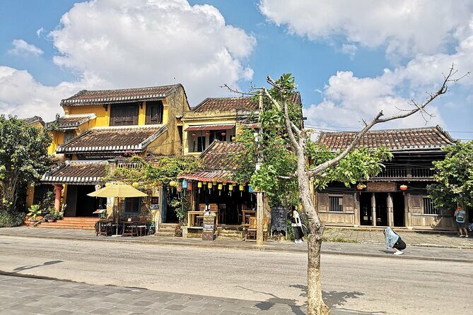 Private Car From Hue To Hoi An Old Town - FAQ