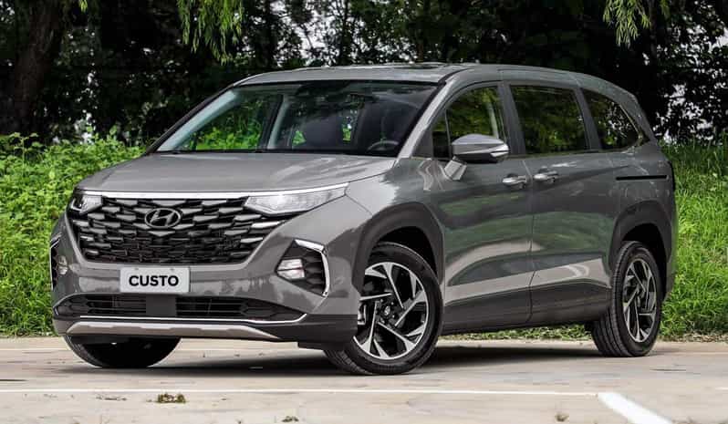 PRIVATE Car: HANOI to SAPA With GOOD DRIVE ( 5 Seater) - Driver and Vehicle