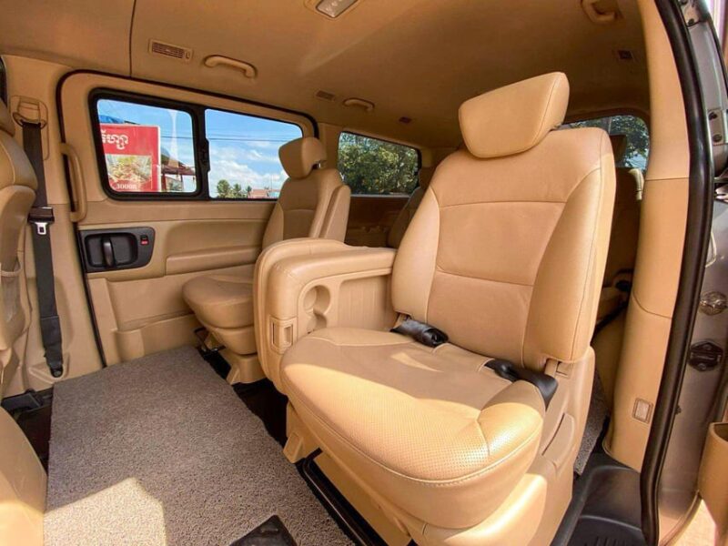 Private Car Siem Reap to Phnom Penh With Spider Market Visit - Driver and Experience