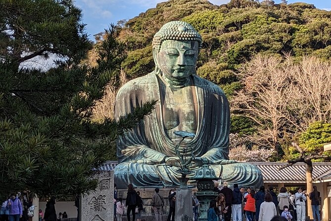 Private Car Tour to See Highlights of Kamakura, Enoshima, Yokohama From Tokyo - Exploring Enoshima