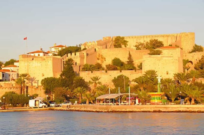 Private Çeşme Alaçatı Seferihisar Hot Tour - Group Size and Locations