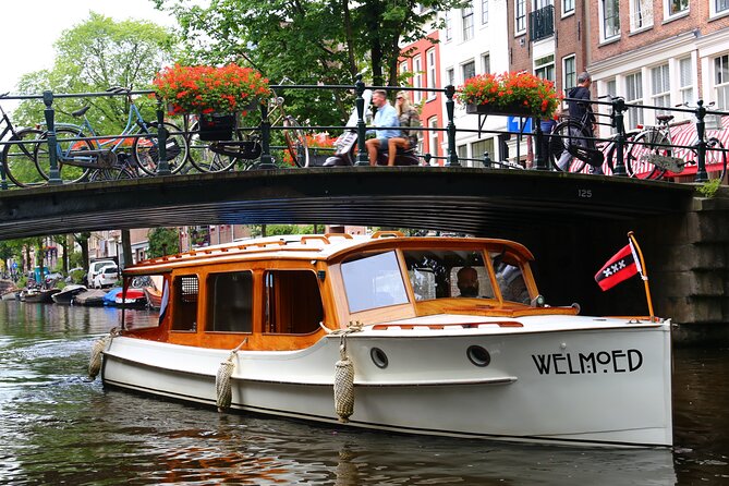 Private Champagne Canal Cruise in Amsterdam - Exploring the UNESCO-listed Canals