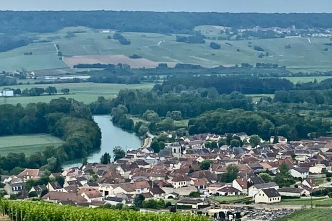 Private Champagne Moet Et Chandon Veuve Clicquot by Mercedes - Hautvillers Viewpoint