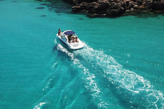 Private Charter 30ft Sports Yacht - Accessibility Features