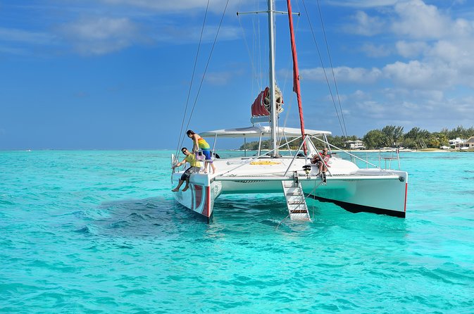 Private Charter Full Day Cruise: Île Aux Cerfs - Accessibility and Participation