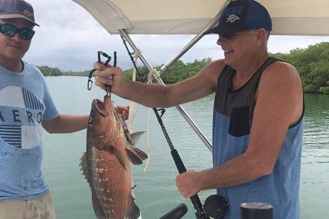 Private Charter -Inner Reef Trolling/Spin Casting + Island Stop - Meeting and Pickup Logistics