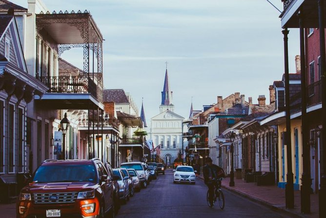Private Chauffeured and Historian Guided City Tour of New Orleans - Discovering the Garden District and Lafayette Cemetery