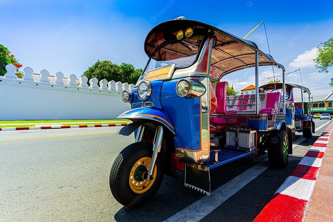 Private Chiang Mai Old City Half Day Tuk Tuk Tour - Meeting and Pickup