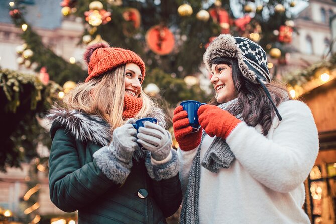 Private Christmas Market Photoshoot at Rockefeller Center - Delivery and Availability