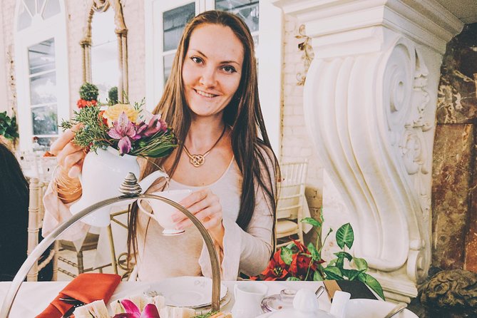Private Christmas Tour With Christmas Afternoon Tea Ceremony in Old Pasadena - Christmas Tea Ceremony Experience