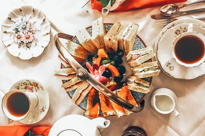 Private Christmas Tour With Christmas Afternoon Tea Ceremony in Old Pasadena - Tour Inclusions and Meeting Details