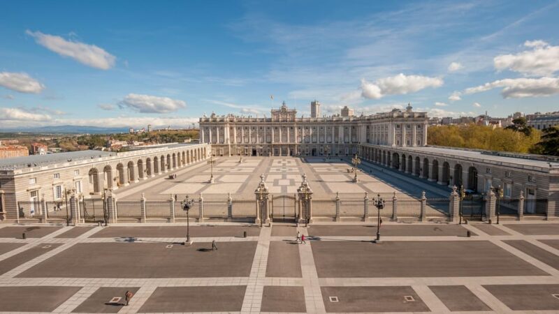 Private City Tour Around Madrid - Madrids History and Development
