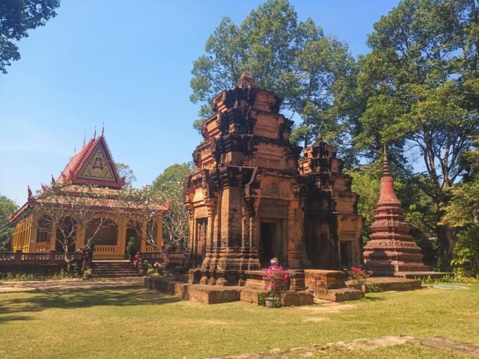 Private City Tour in Siem Reap - Visit a Hidden Temple and Learn About Buddhism