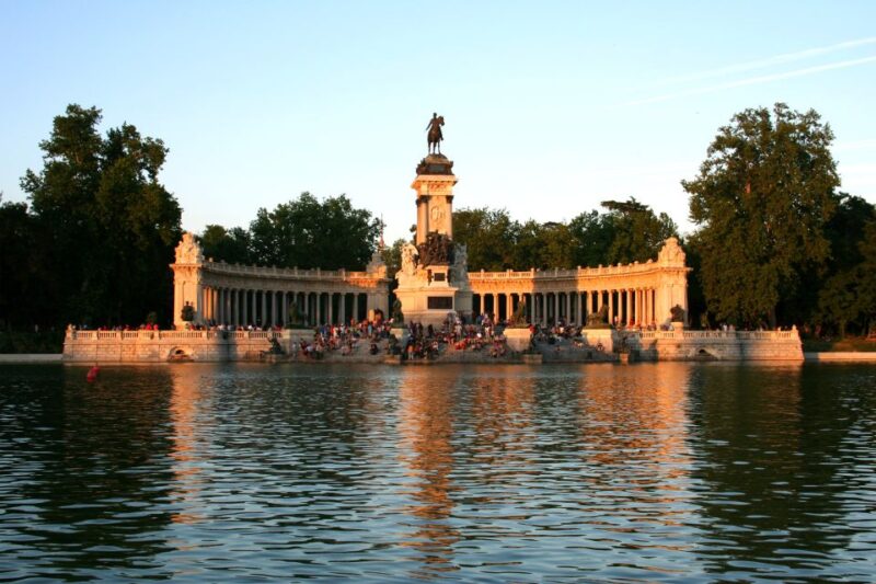 Private City Tour Madrid With Driver and Guide - Iconic Squares: Plaza Mayor and Plaza De La Villa