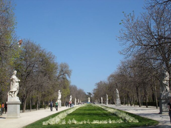 Private City Tour Madrid With Driver and Guide - Santiago Bernabeu and Parque Del Retiro