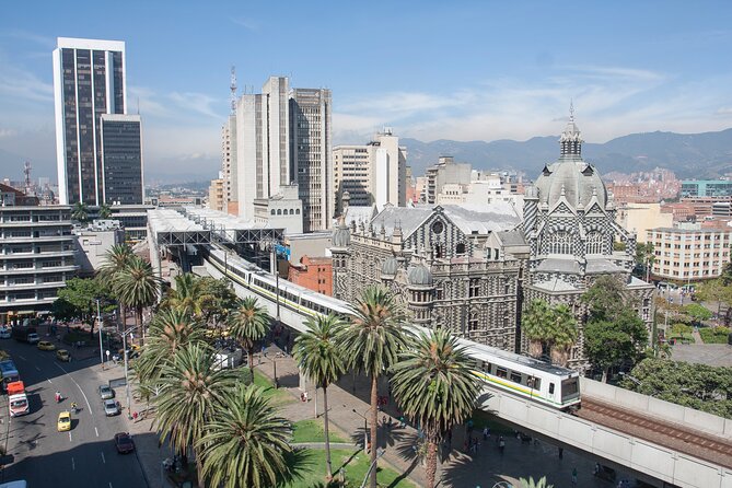 Private City Tour of Medellin With Metrocable and Commune 13 - Cultural Immersion