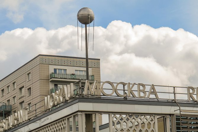 Private City Tour Soviet Berlin in an Authentic Vintage Van - Exploring Soviet History