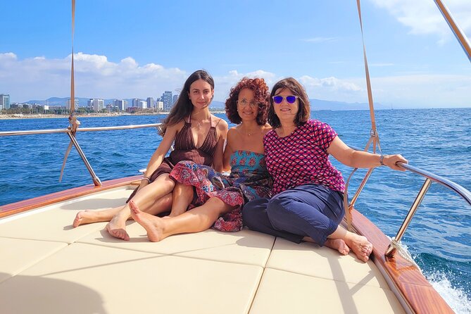Private Classic Boat Tour in Barcelona - Meeting and Pickup