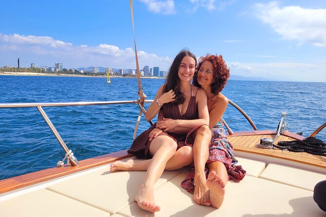 Private Classic Boat Tour in Barcelona - Alcoholic Beverages