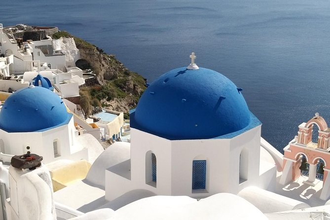 Private Classic Santorini Panorama: Visit the Most Popular Destinations! - Admiring Akrotiri Lighthouse