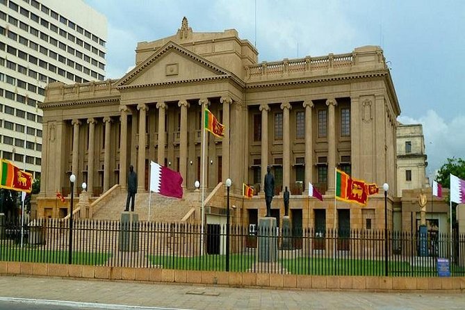 Private Colombo City Tour With English Speaking Chauffeur - Meeting and Pickup