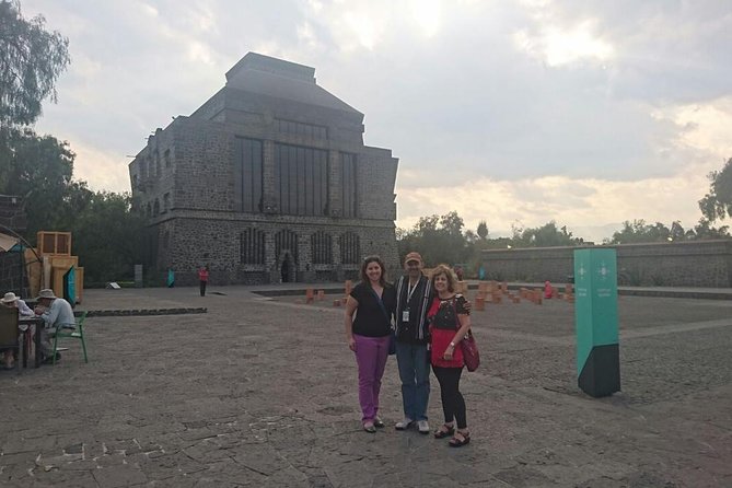 Private Combo 2 Days: Teotihuacan + Basilica + Tlatelolco + Xochimilco + Frida + Coyoacan - Traveler Experiences