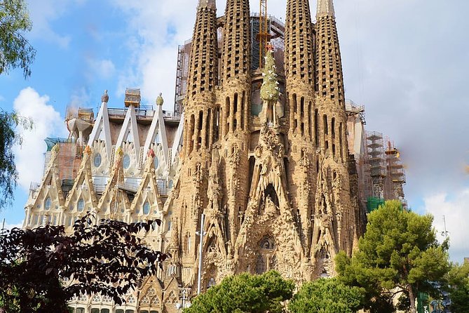Private Complete Gaudi Experience in Barcelona (2 Days) With Hotel Pick up - Gaudi Architectural Highlights
