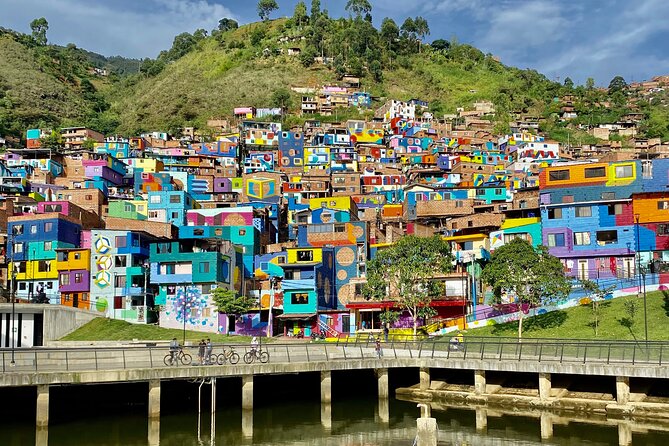 Private Constellations Macro Mural in Medellin - Physical Fitness Requirement