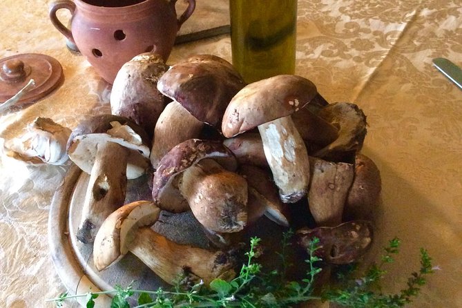 Private Cooking Class in a Florentine Villa With Transfer - Preparing Tuscan Dishes