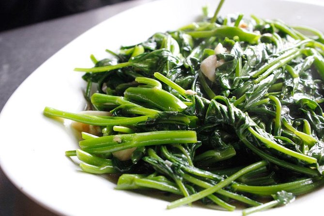 Private Cooking Class in Beautiful Chiang Mai Home With Transfers - Hosts Cooking Background