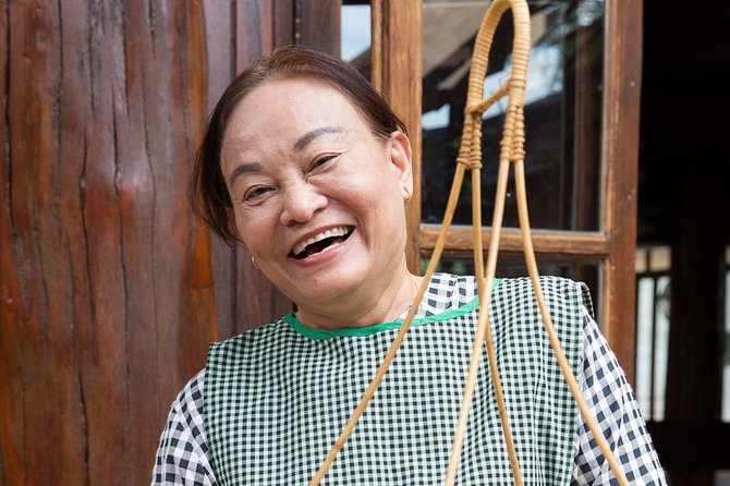 Private Cooking Class in Beautiful Chiang Mai Home With Transfers - Emphasis on Ingredients and Methods