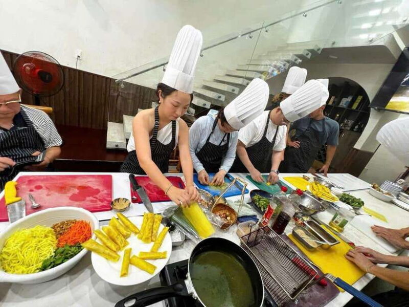 Private Cooking Class Tour With Master Chef - Key Points