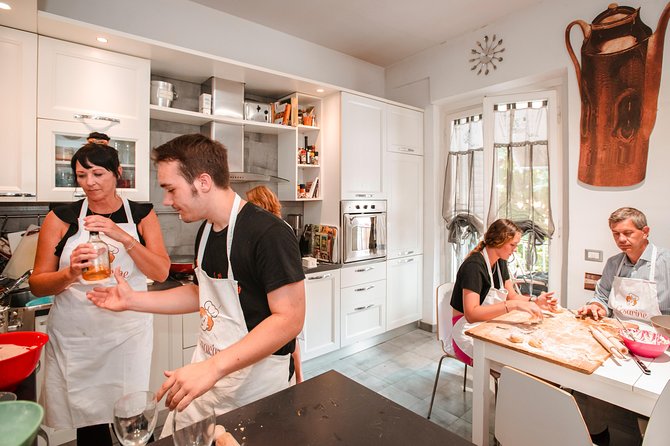 Private Cooking Class With Lunch or Dinner in Assisi - Key Points