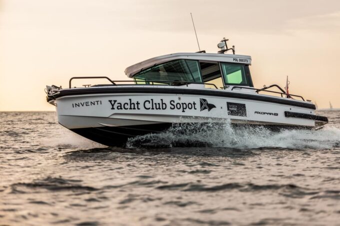 Private Cruise on a Sports Motorboat - Speed and Thrilling Experiences