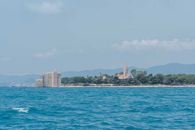 Private Cruise to Cap D'antibes and the Lérins Islands by Sailboat - Exploring Cap Dantibes by Boat