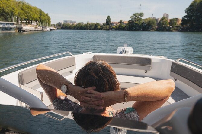Private Cruise to Discover Paris - Accessibility and Participation