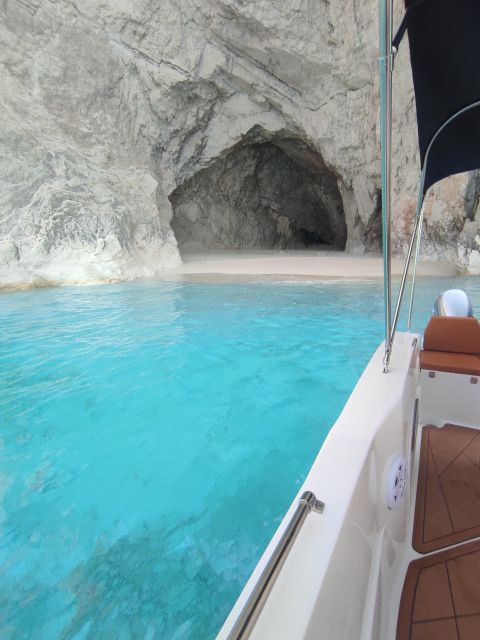 Private Cruise to Marathonisi, KeriCaves & Mizithres (max 9) - Boat Amenities