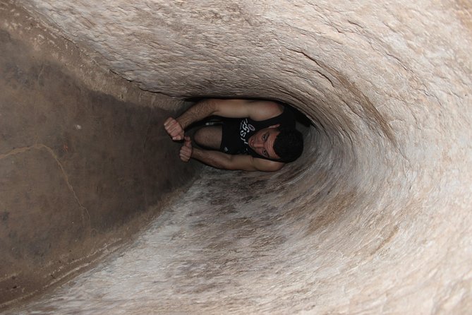 Private Cu Chi Tunnels and Cao Dai Temple - Getting There