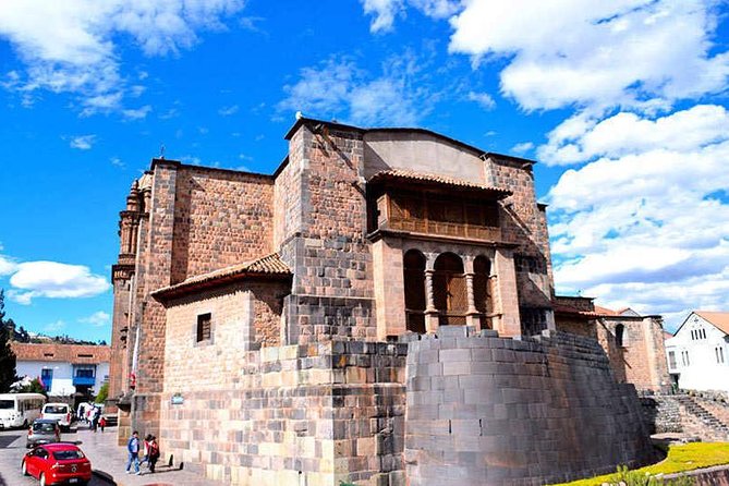 Private Cusco Walking Tour: Inca Museum, Qorikancha and San Pedro Market - Exploring Qorikancha