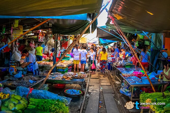 Private Custom Tour With Professional Guide in Bangkok - Meeting and Pickup Information