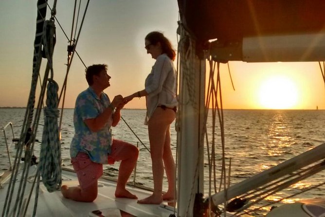 Private Customizable Sailing Tour in Cancun - Amenities