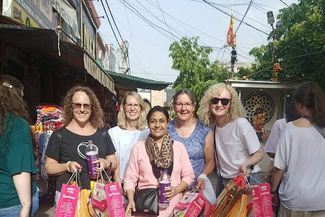 Private Customized Delhi Shopping Tour With Female Consultant - Shopping Expertise