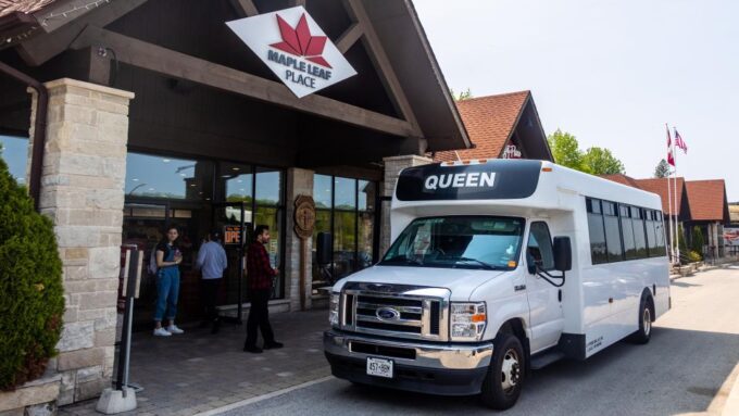 Private & Customized Niagara Falls Tour For up to 100 People - Customization and Personalization