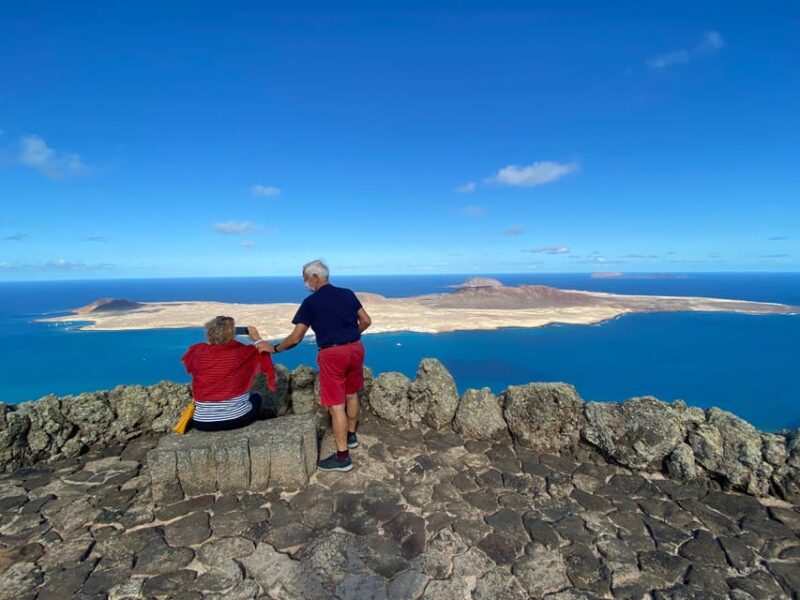 PRIVATE CUSTOMIZED TOUR OF LANZAROTE ISLAND - Included Services