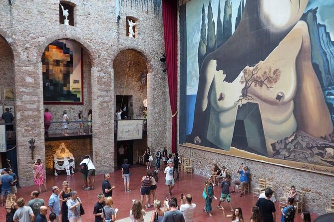 Private Dalí Museum and Tour From Barcelona - Dali Theatre and Museum in Figueres