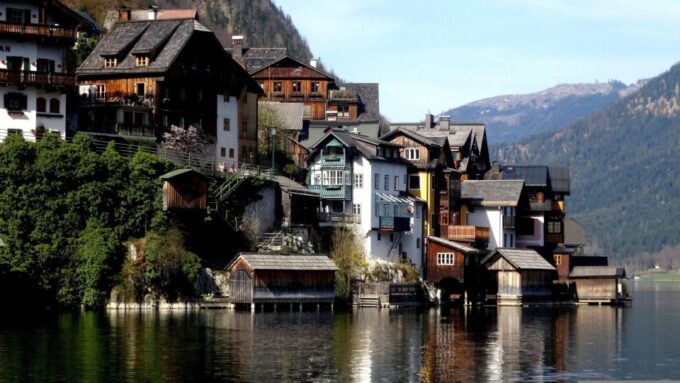 Private Day Highlight Tour of Hallstatt From Salzburg - Hotel Pickup and Drop-off