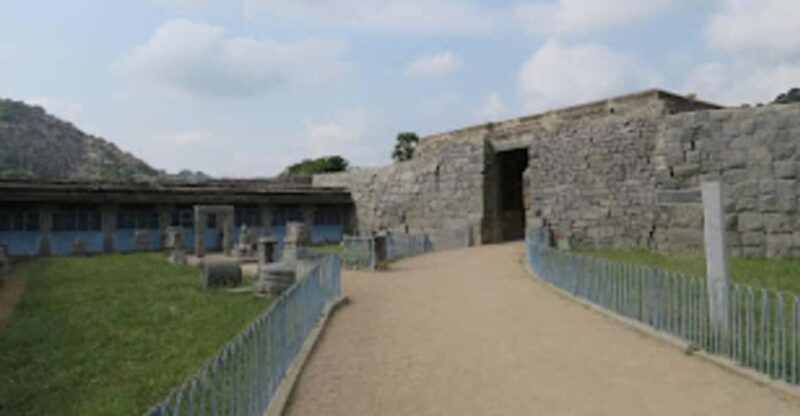 Private Day Tour From Pondicherry to Tiruvannamalai - Temple Visits