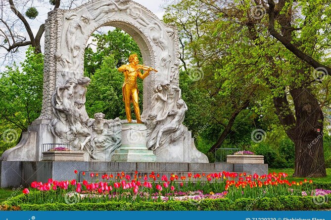 Private Day Tour in Vienna From Budapest With Licensed Guide - Transportation and Guiding